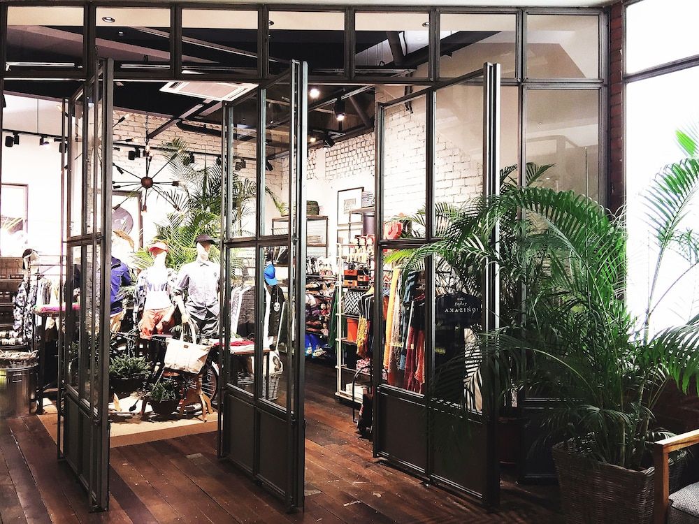 undefined M Boutique Station 18 5