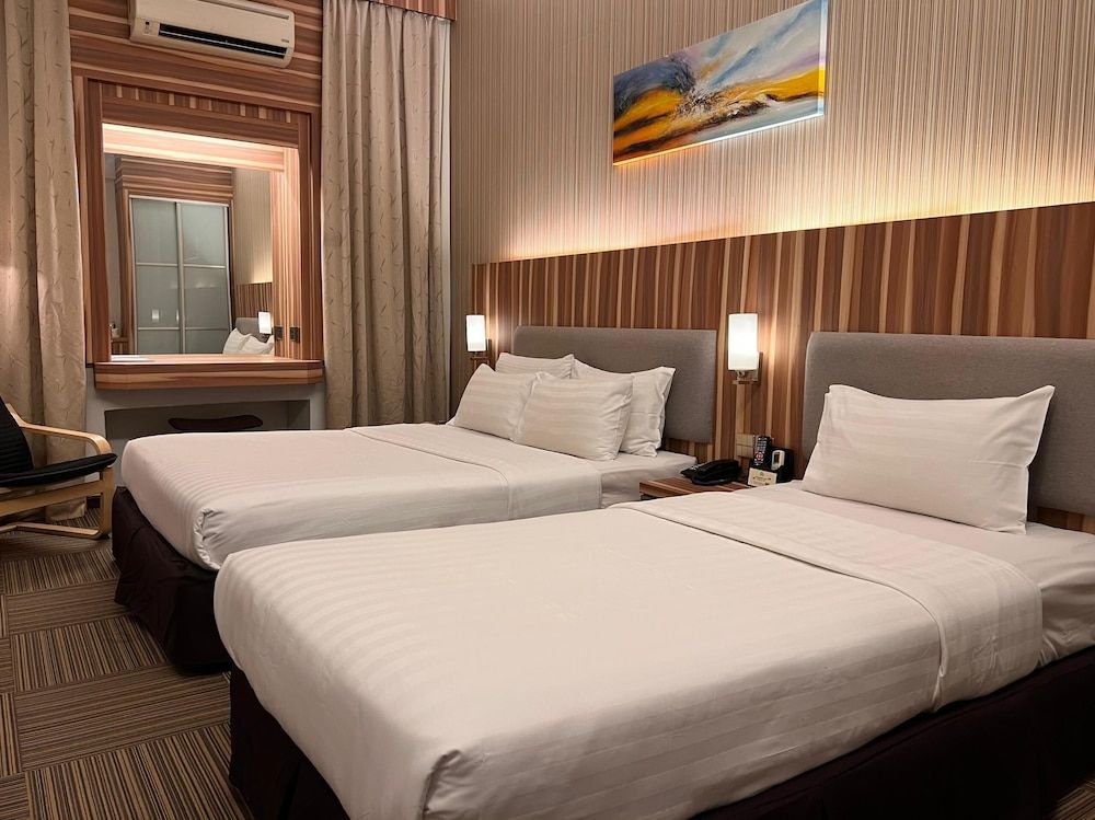 The Landmark Hotel Deluxe Twin Room 2