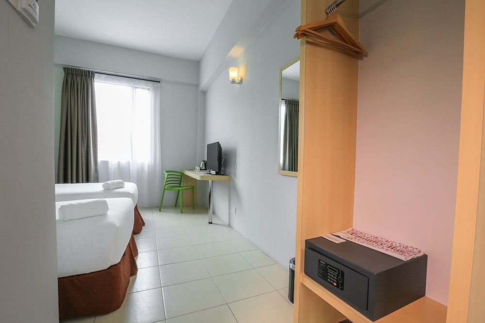 Temasek Hotel Superior Twin Room, 2 Twin Beds 5