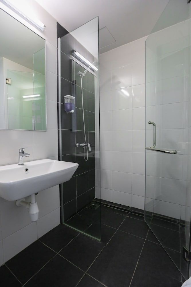 Temasek Hotel Superior Twin Room, 2 Twin Beds 4