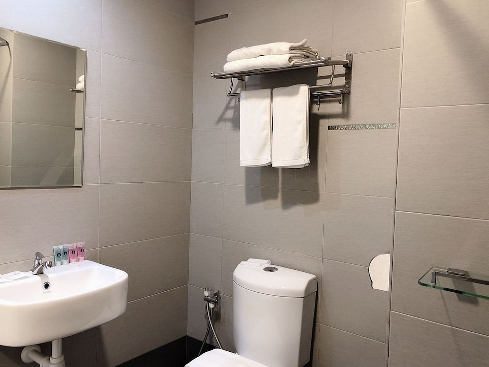 Tumike Hotel Bentong Deluxe Triple Room 8