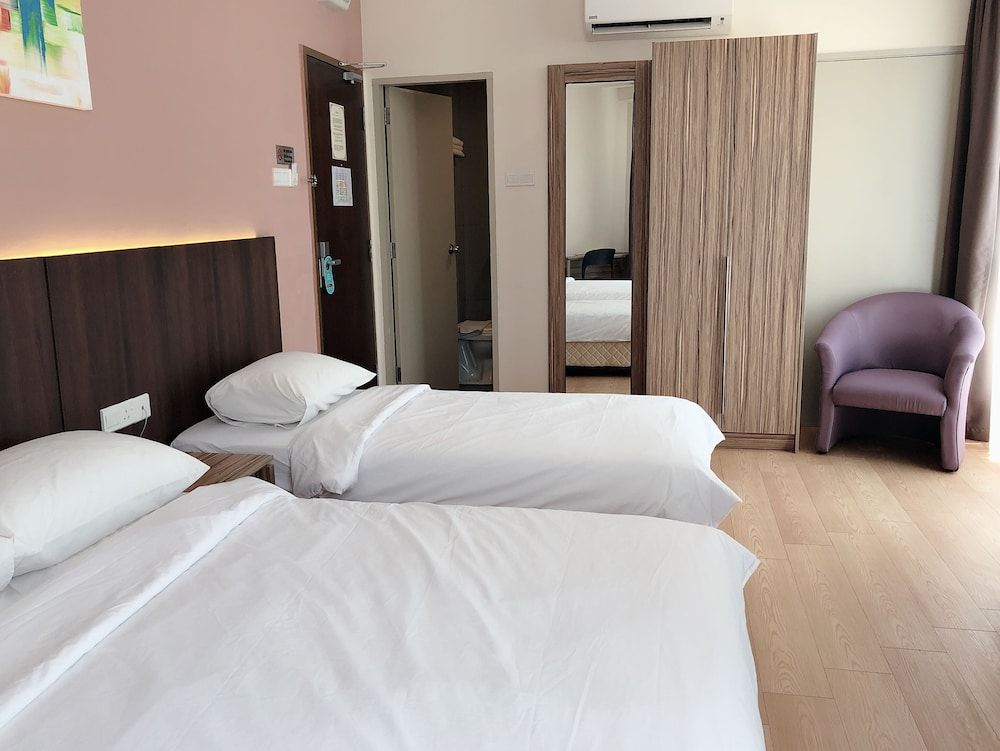 Tumike Hotel Bentong Deluxe Triple Room 6
