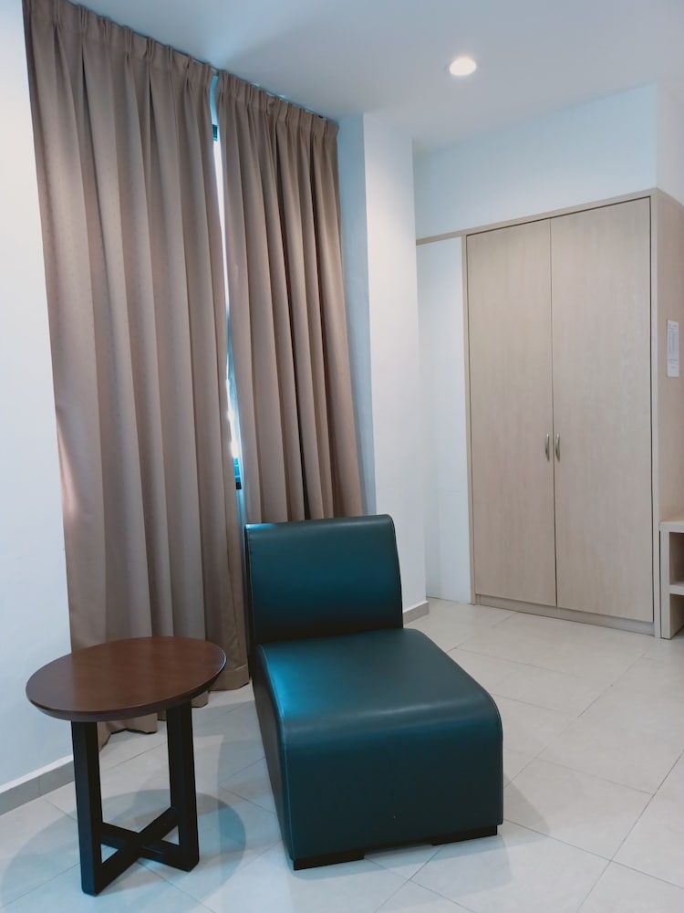 Golden View Serviced Apartment Superior King Room 4