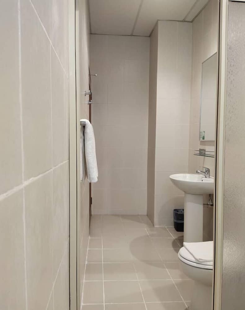 Golden View Serviced Apartment Superior King Room 3