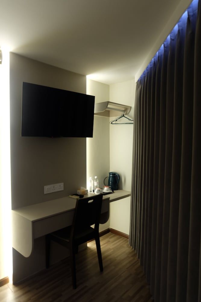 Orkid Inn Puchong Superior Room 8