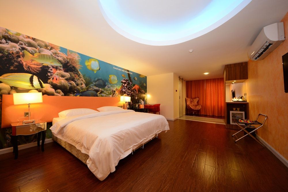Unic Hotel Grand Room, 1 King Bed 3