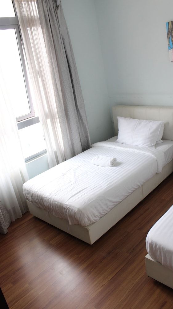 undefined Peaceful Service Suites at Taragon Puteri Bintang 6