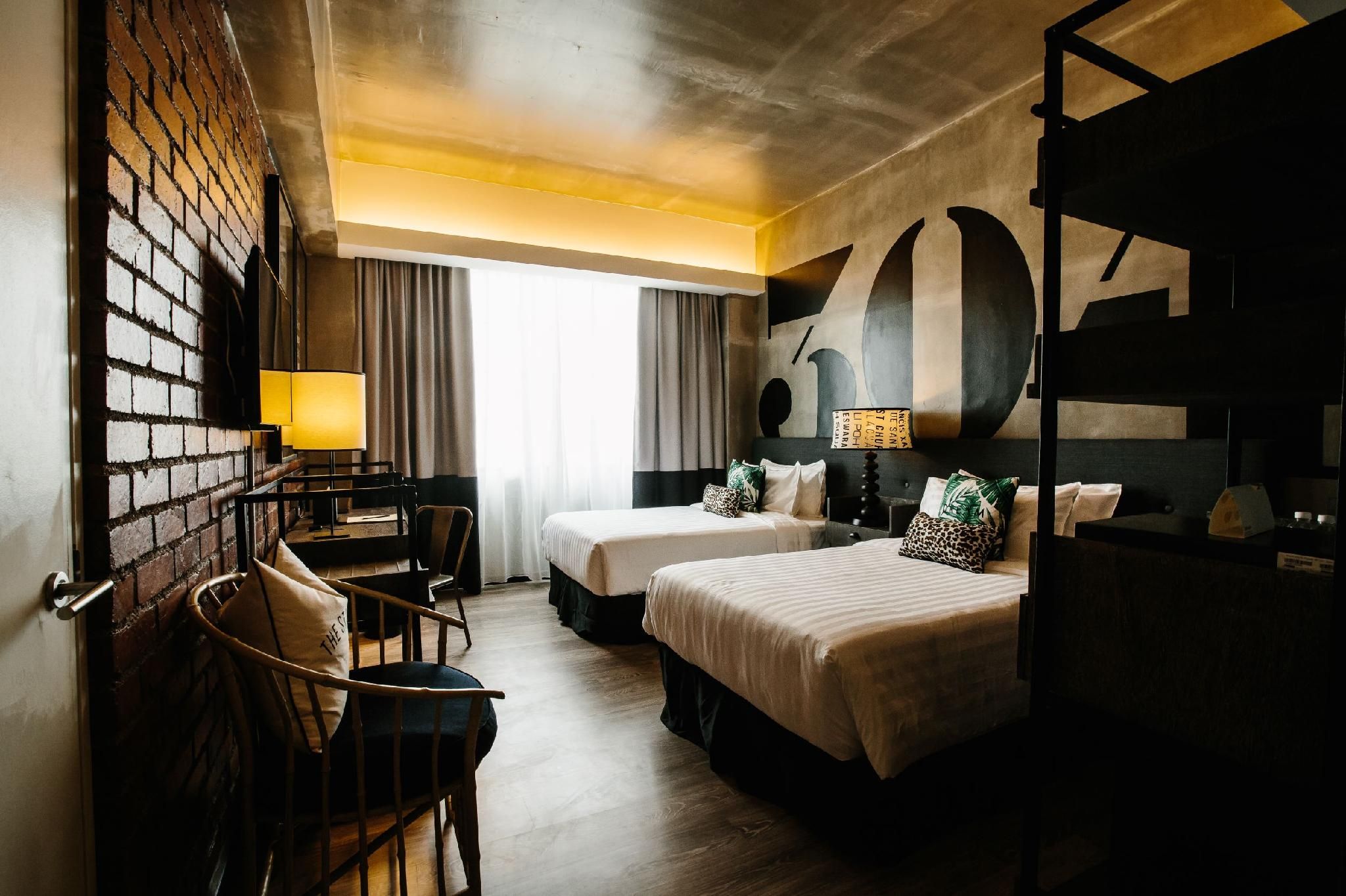 undefined Rosa Malacca 10