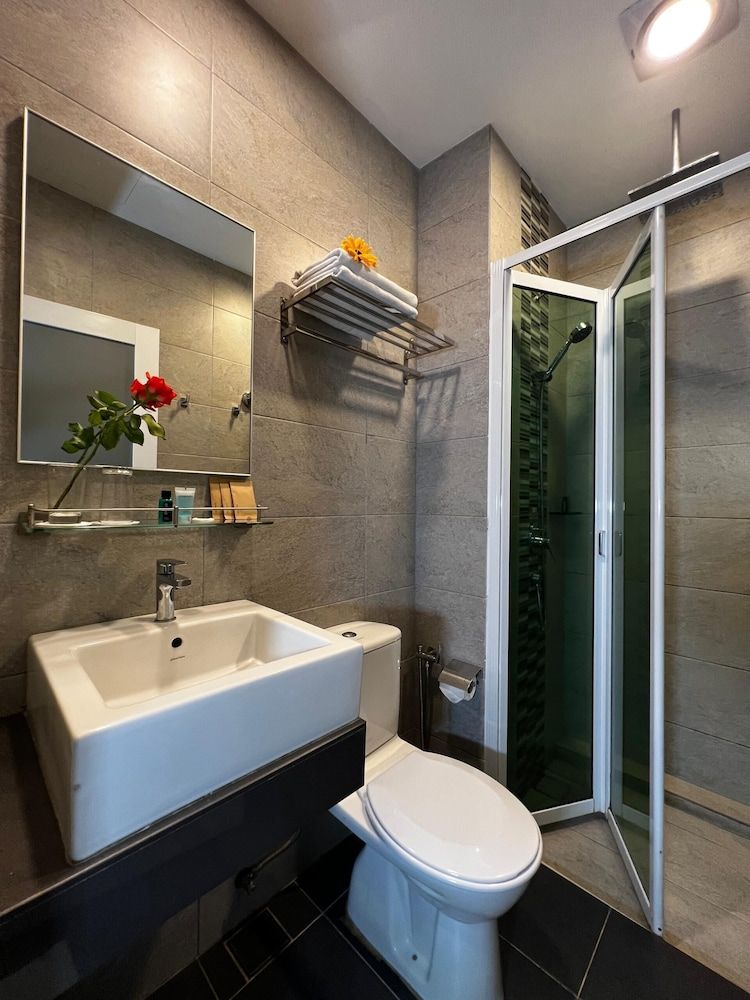 Cenang Plaza Beach Hotel Deluxe Twin Street Facing 4