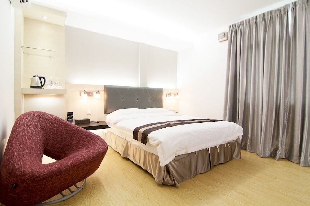 Kingsley Hotel Superior Queen 3