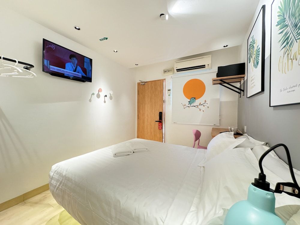 Apple 1 Hotel Gurney Superior Double Room 5