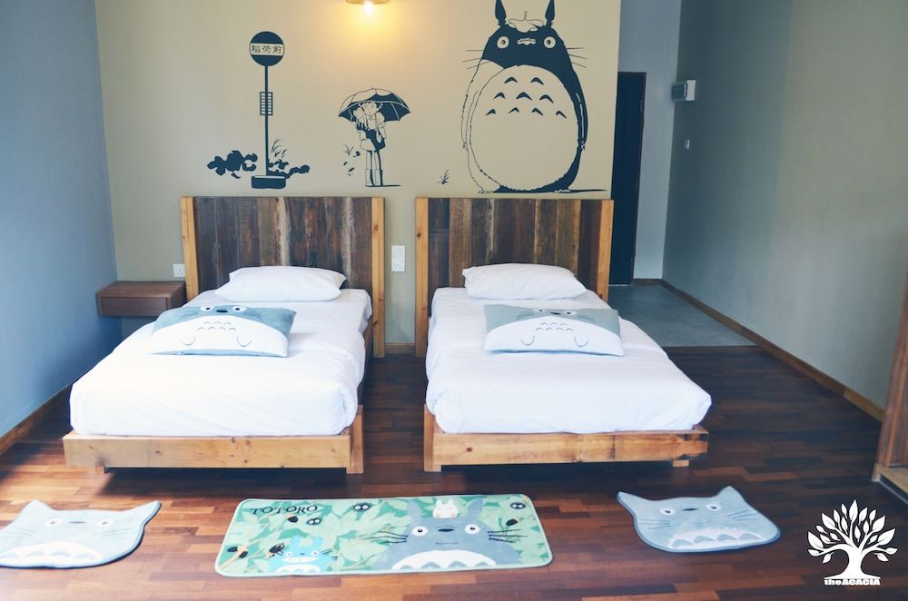 Twin Room (Bachelor Pad)