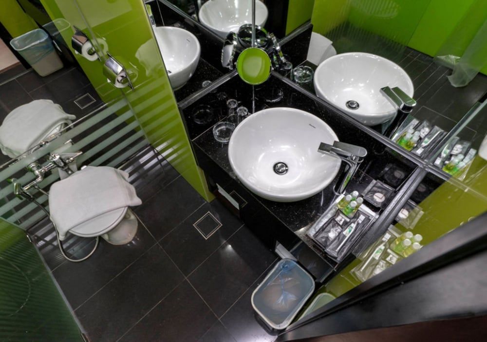 REGALODGE HOTEL & SPA Room 5