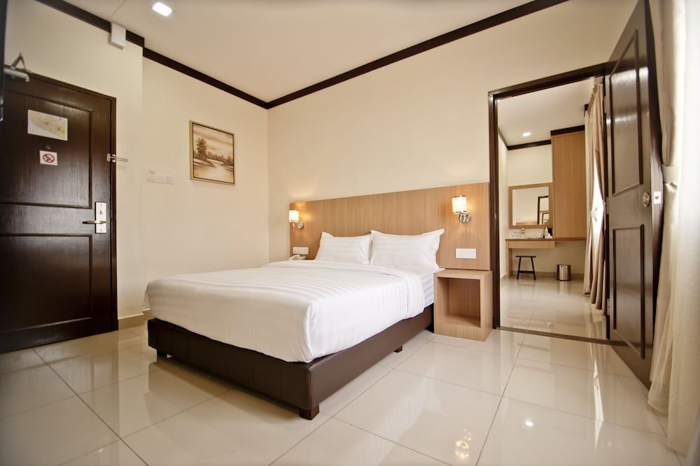 Hotel Setia Deluxe Room 3