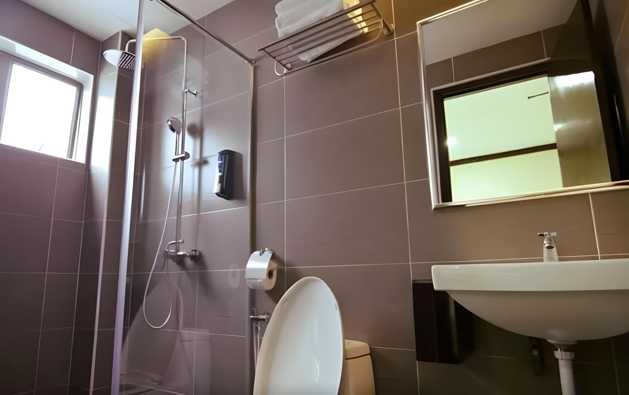 Hotel Setia Deluxe Room 5