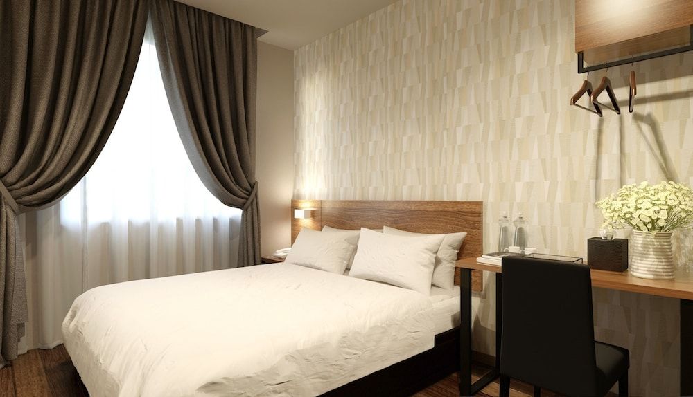 undefined The Square Hotel 10