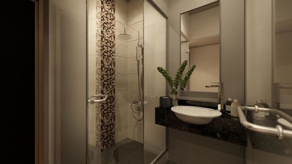 The Square Hotel Room, 1 Queen Bed, No Windows 5