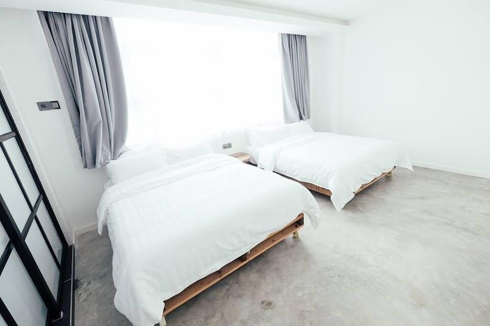 undefined White Loft Hotel 2