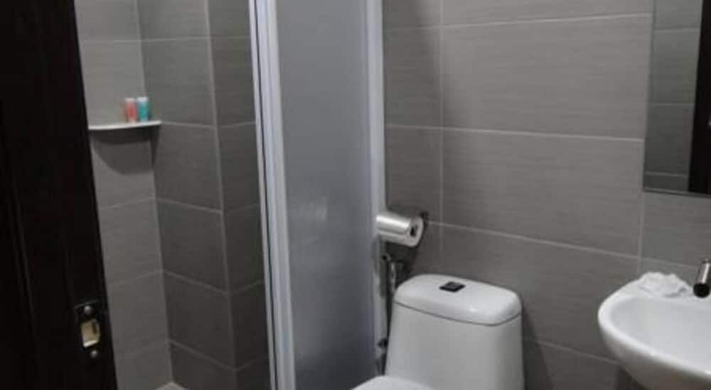 Galaxy Hotel Deluxe Triple Room 5