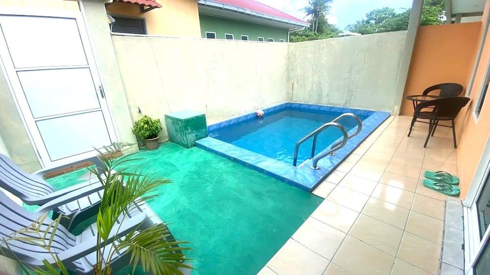 Private pool