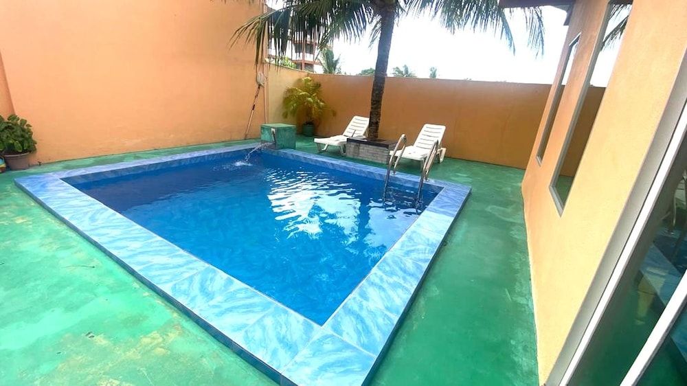 Private pool