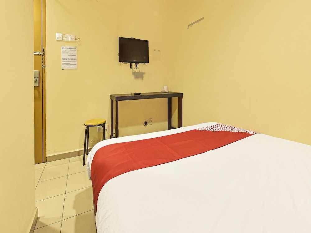 OYO 90732 New Hotel 33 Standard Double Room 2