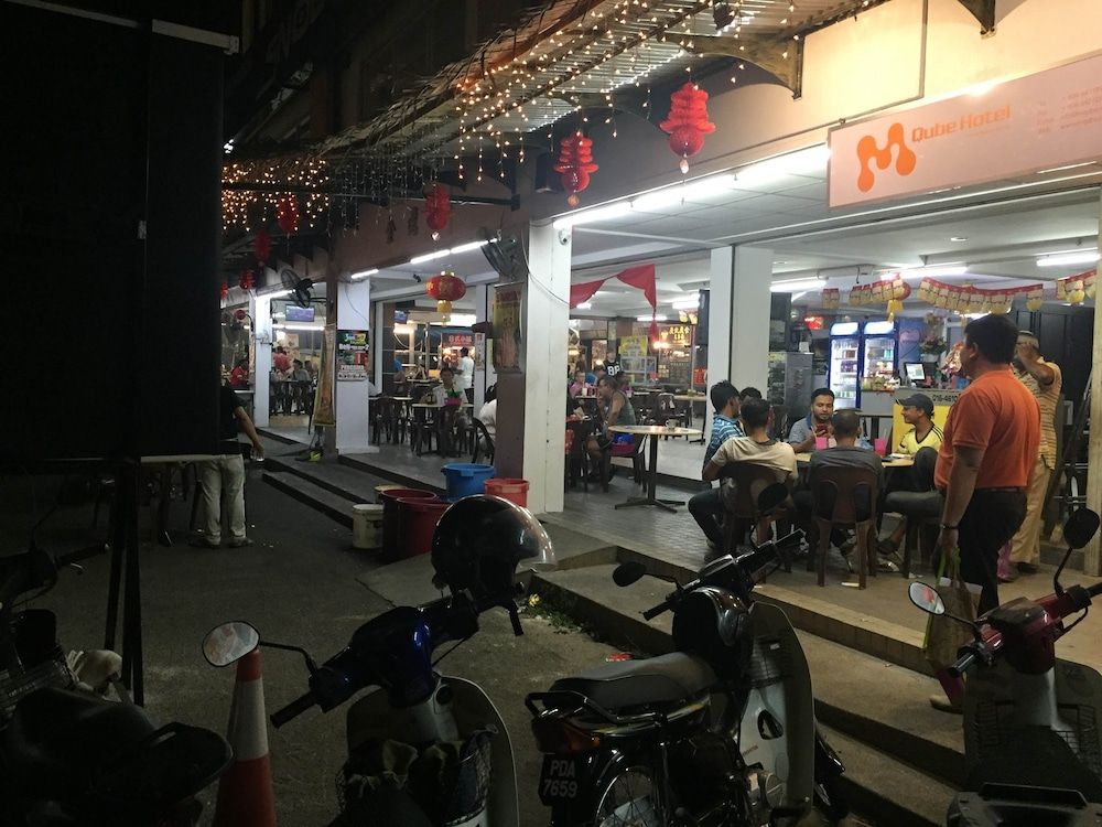 undefined M Qube Hotel 10