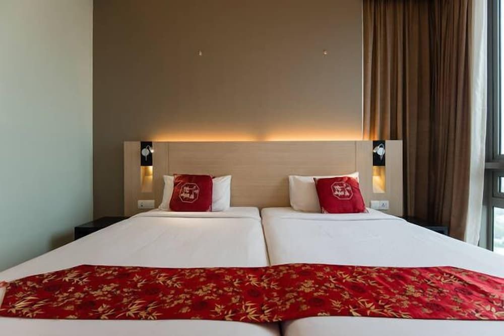 undefined The Manor Luxury Suites & Apartments 3