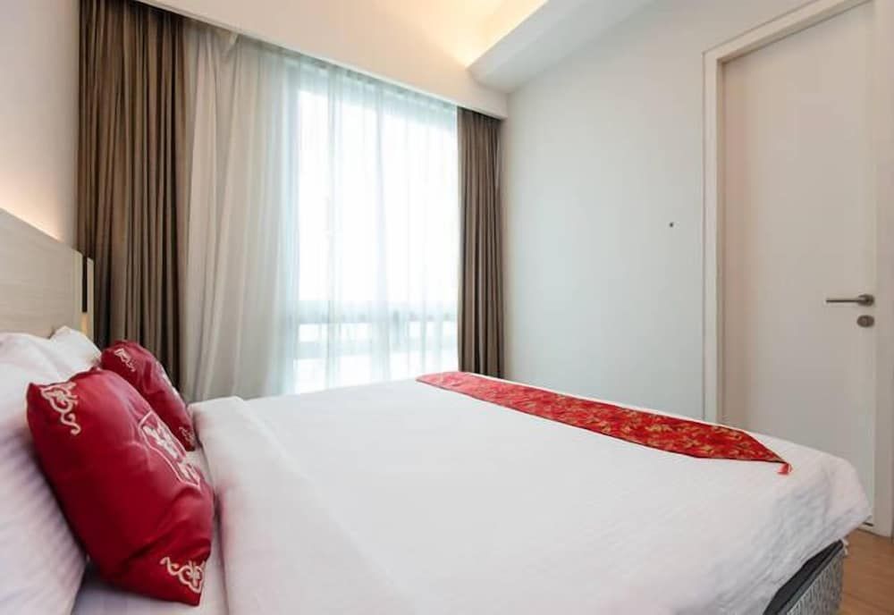 undefined The Manor Luxury Suites & Apartments 2