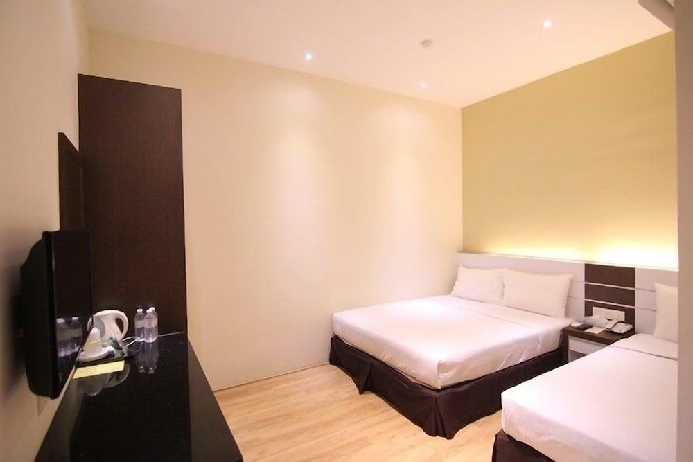 The V Hotel Standard Triple Room 3