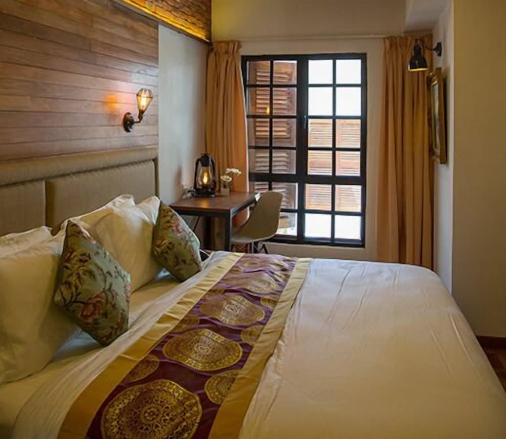 Reunion Heritage House Deluxe Room 5