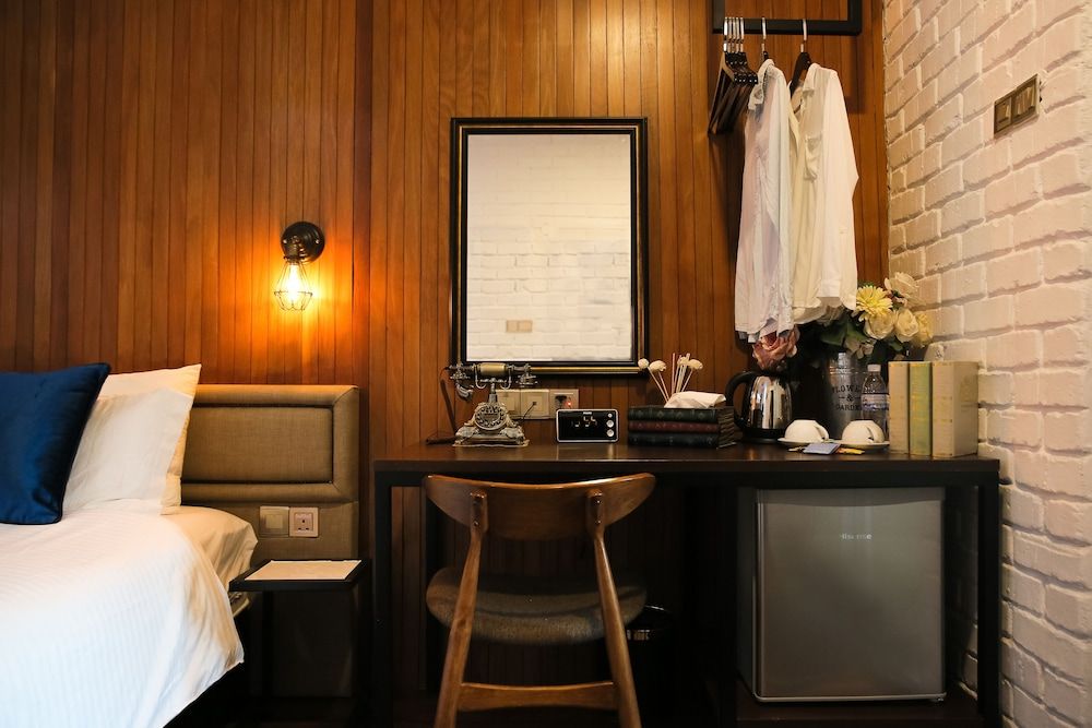 Reunion Heritage House Deluxe Room 24