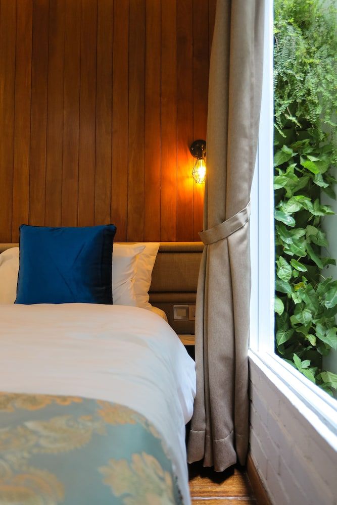 Reunion Heritage House Deluxe Room 3