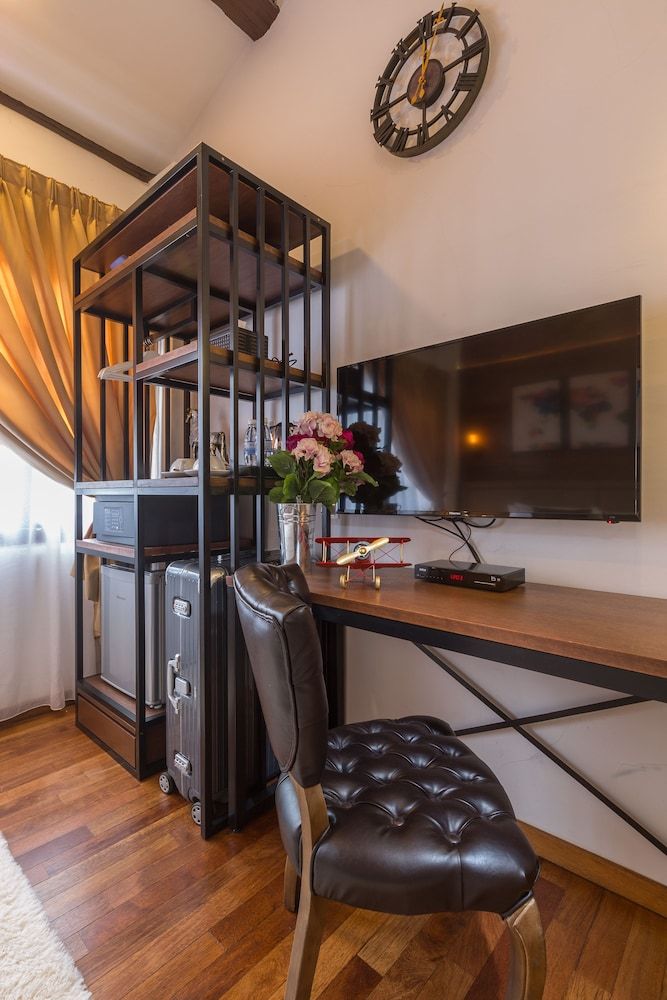 Reunion Heritage House Deluxe Room 23