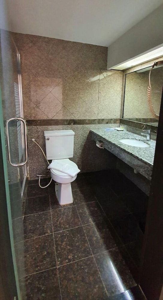 Kemena Plaza Hotel Deluxe Twin Room 3