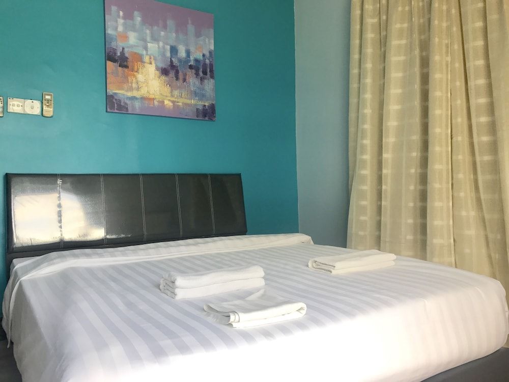 Superior Apartment, 3 Bedrooms, Kitchen, Partial Sea View