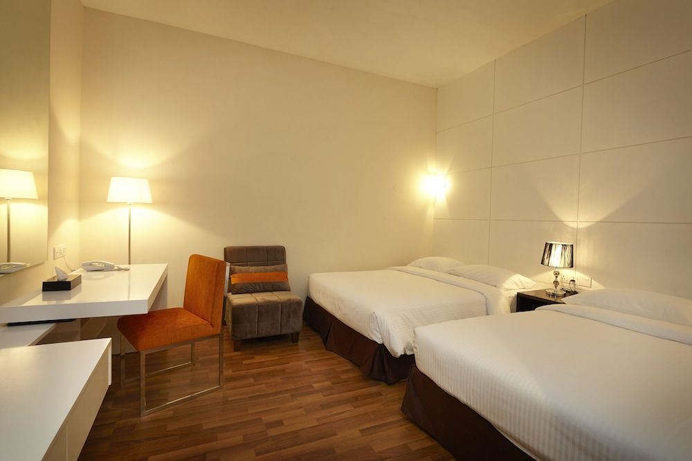 undefined Hotel Six Seasons 5