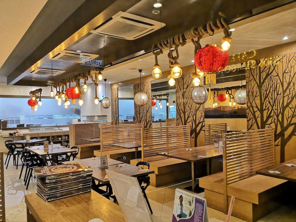 undefined Hotel Six Seasons 2