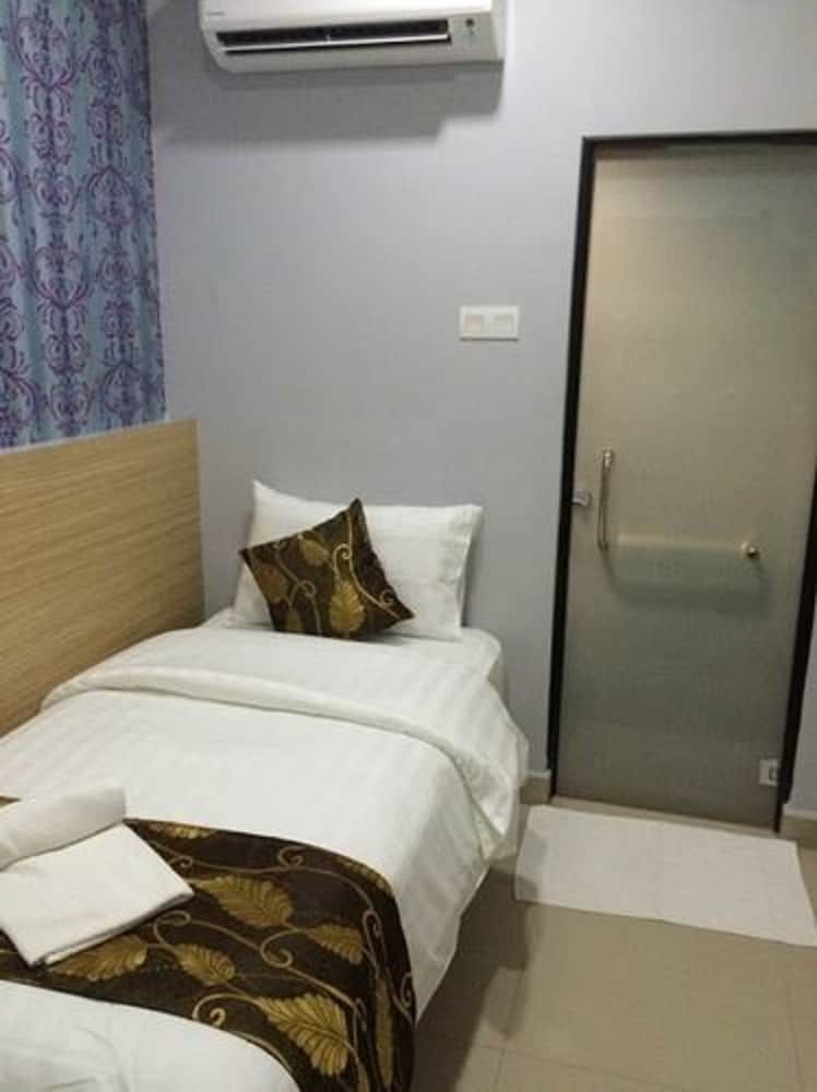 D'Metro Hotel Standard Single Room, 1 Twin Bed, No Windows 4