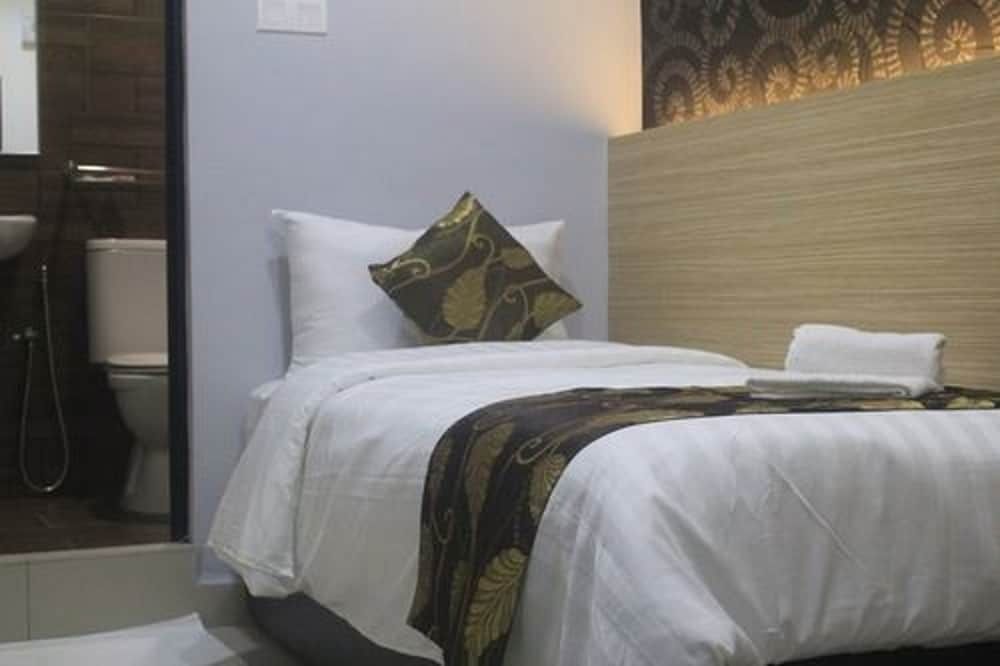 D'Metro Hotel Standard Single Room, 1 Twin Bed, No Windows 3