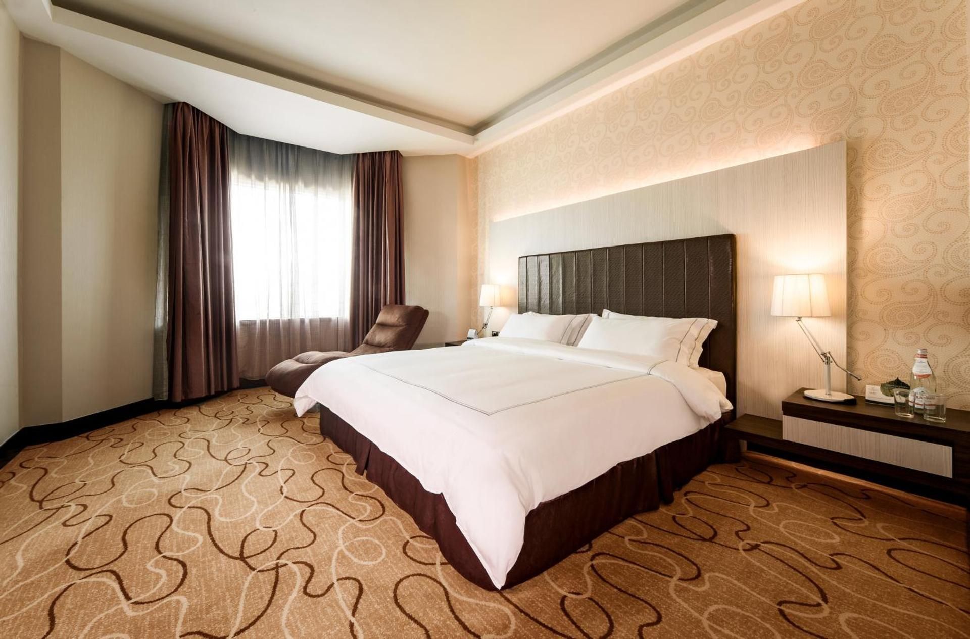 Promenade Superior Suite
