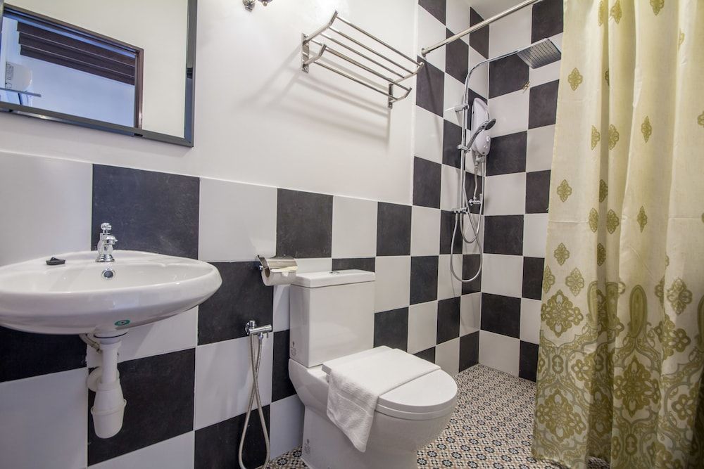 D'Nice Heritage House Deluxe Room, 1 King Bed 4