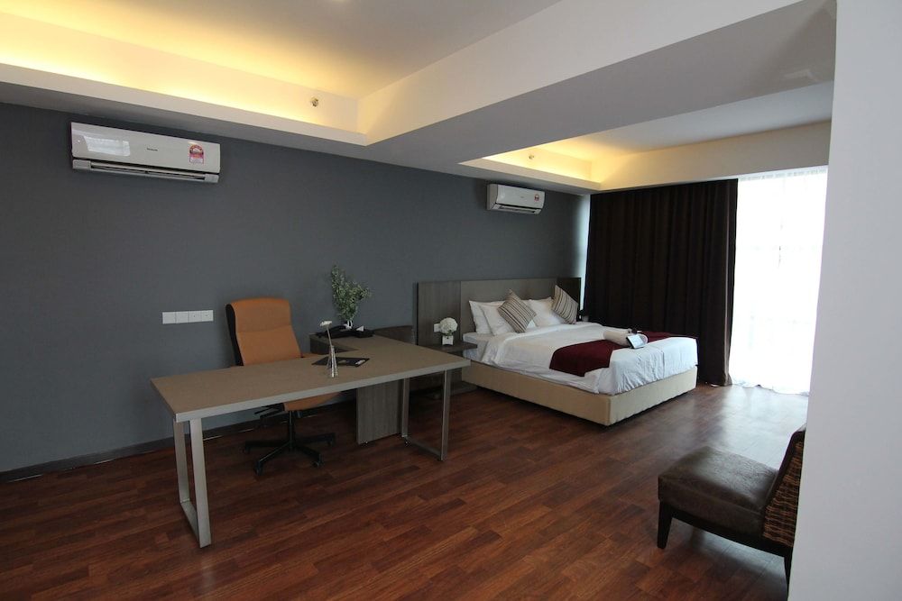 Nexus Business Suite Hotel Executive Deluxe Suite 4