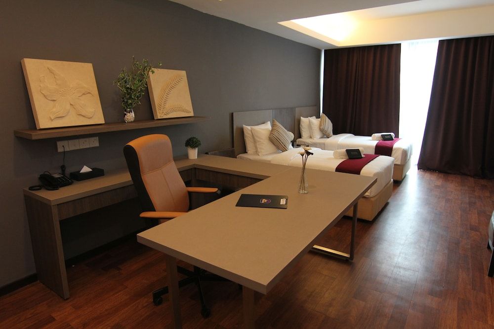 Nexus Business Suite Hotel Deluxe Twin Room 5