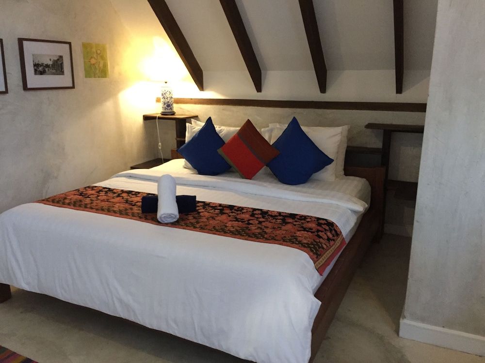 Panji Panji Tropical Wooden Home Upper Chalet