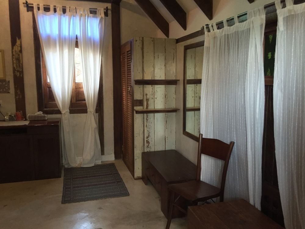 Panji Panji Tropical Wooden Home Lower Chalet 13