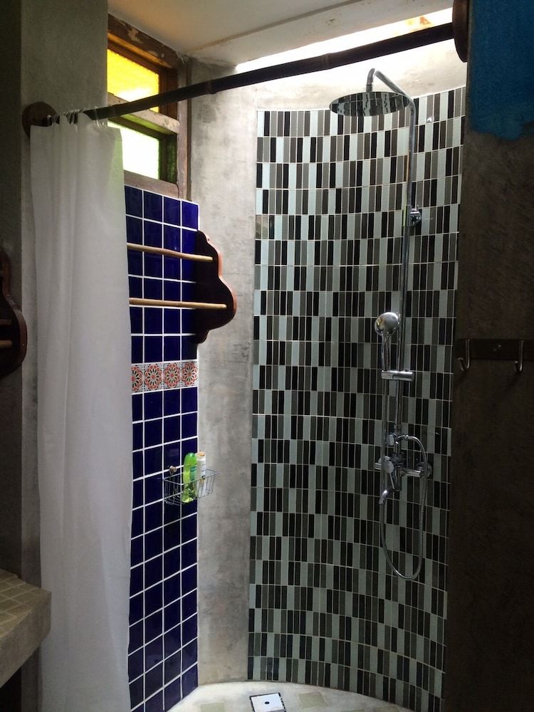 Panji Panji Tropical Wooden Home Lower Chalet 5