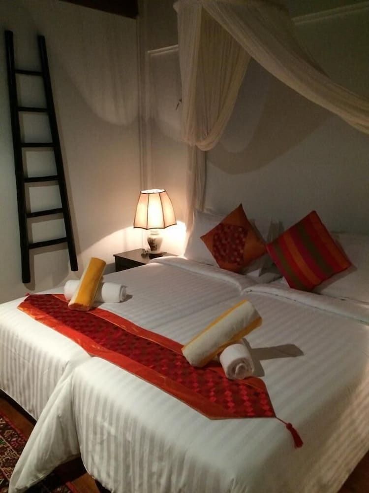 Panji Panji Tropical Wooden Home Villa