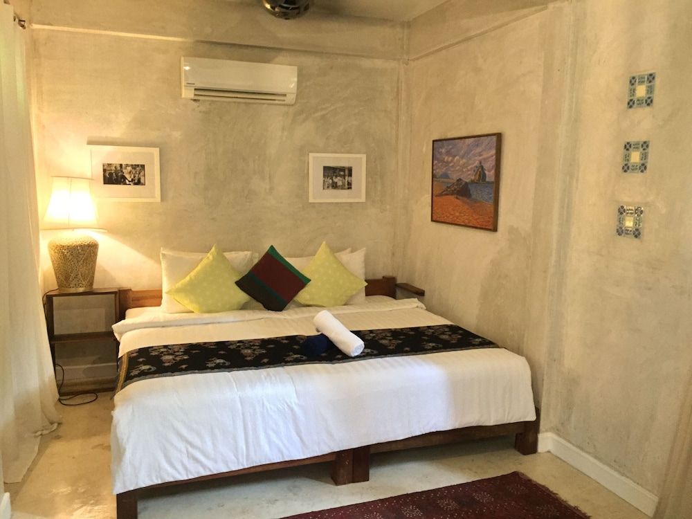 Panji Panji Tropical Wooden Home Lower Chalet 4