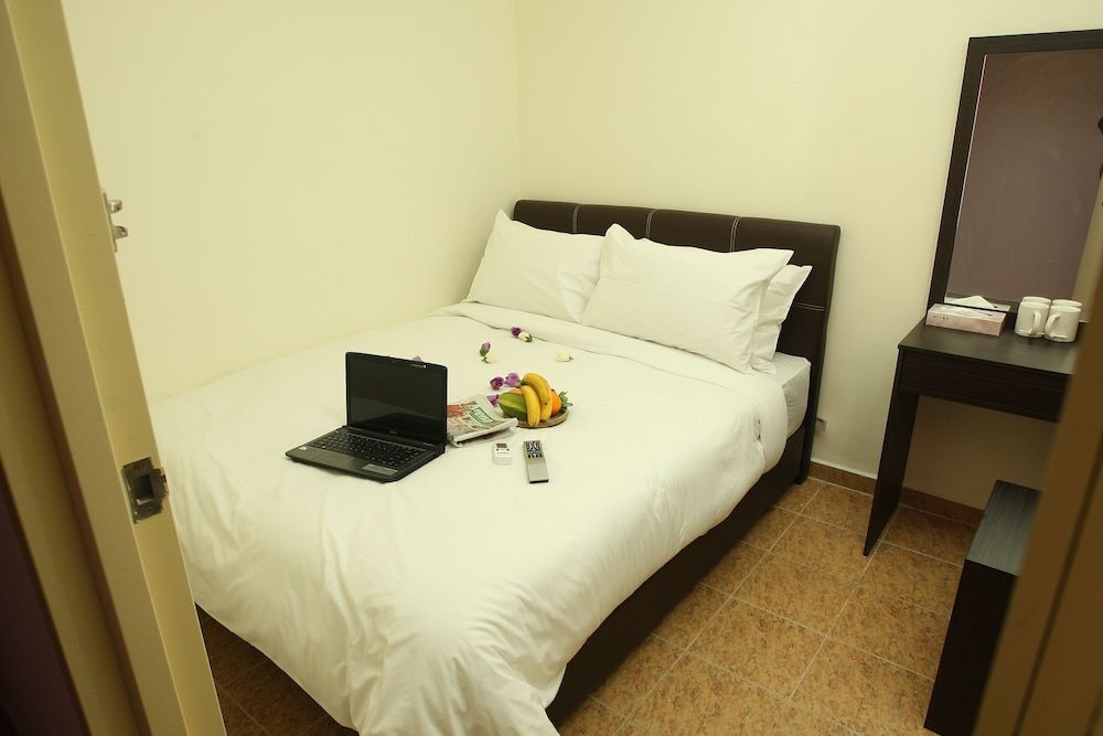 T Hotel Johor Bahru Superior Queen Room, No Window 2